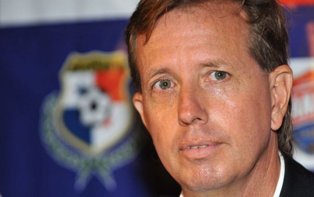 Gary Stempel reemplaza a 'Bolillo'. Nuevo técnico interino de la 'Sele'