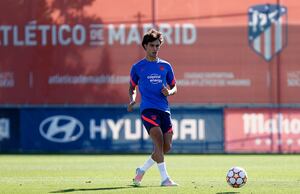 El Atlético de Madrid afila sus cañones para aprovechar la crisis que vive el Barcelona