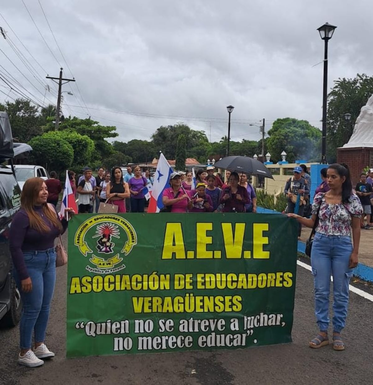 AEVE se niega a dialogar mientras sigan separados 298 docentes