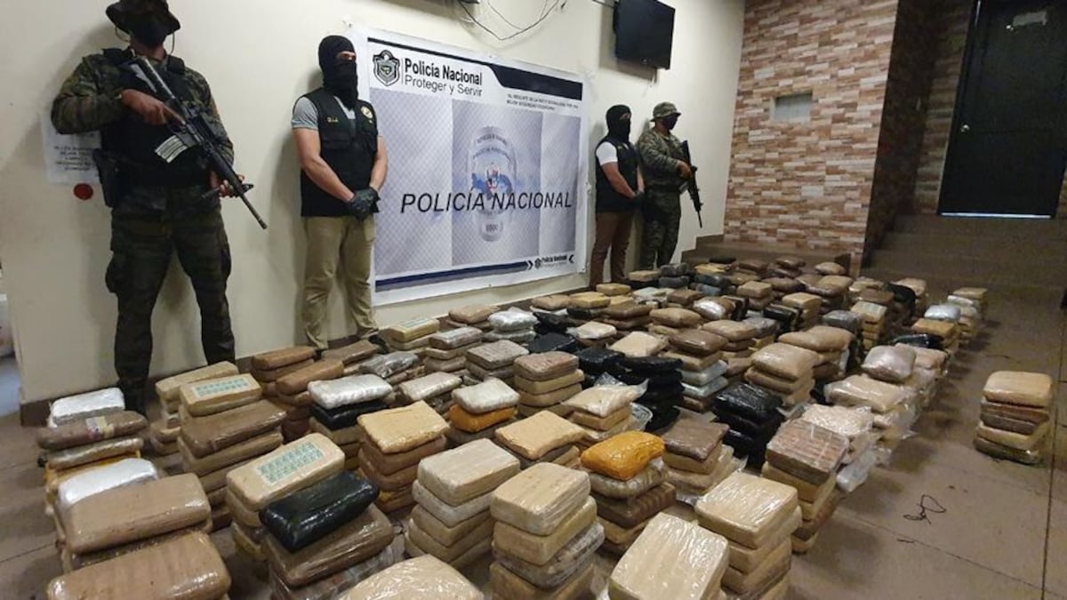 Decomisan más de 500 paquetes de droga en una embarcación en Chame