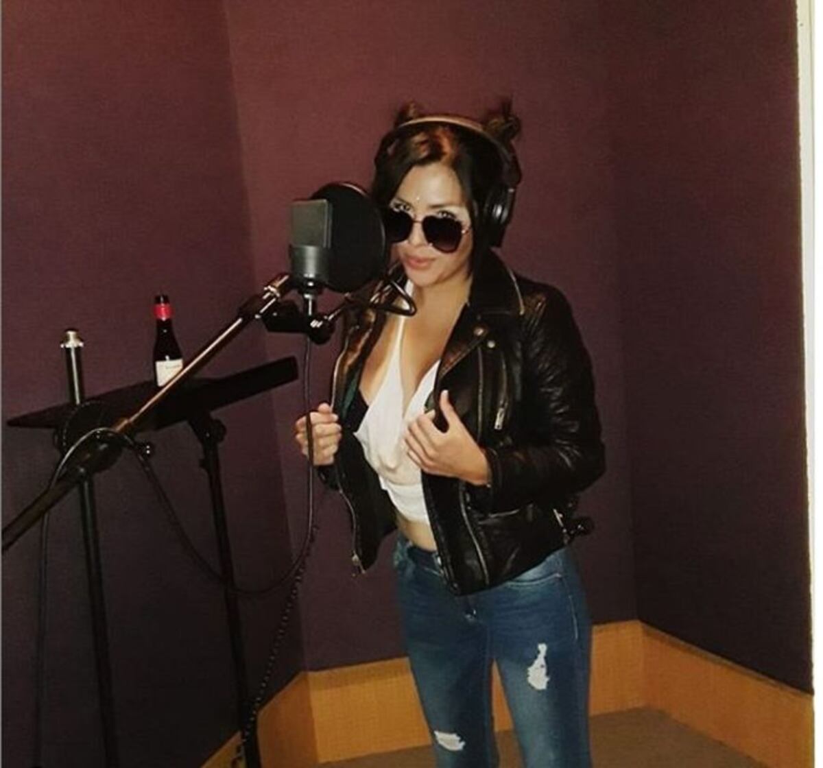 Hay gente furiosa.Contratan a mujer famosa por manejar ebria. Hará una película