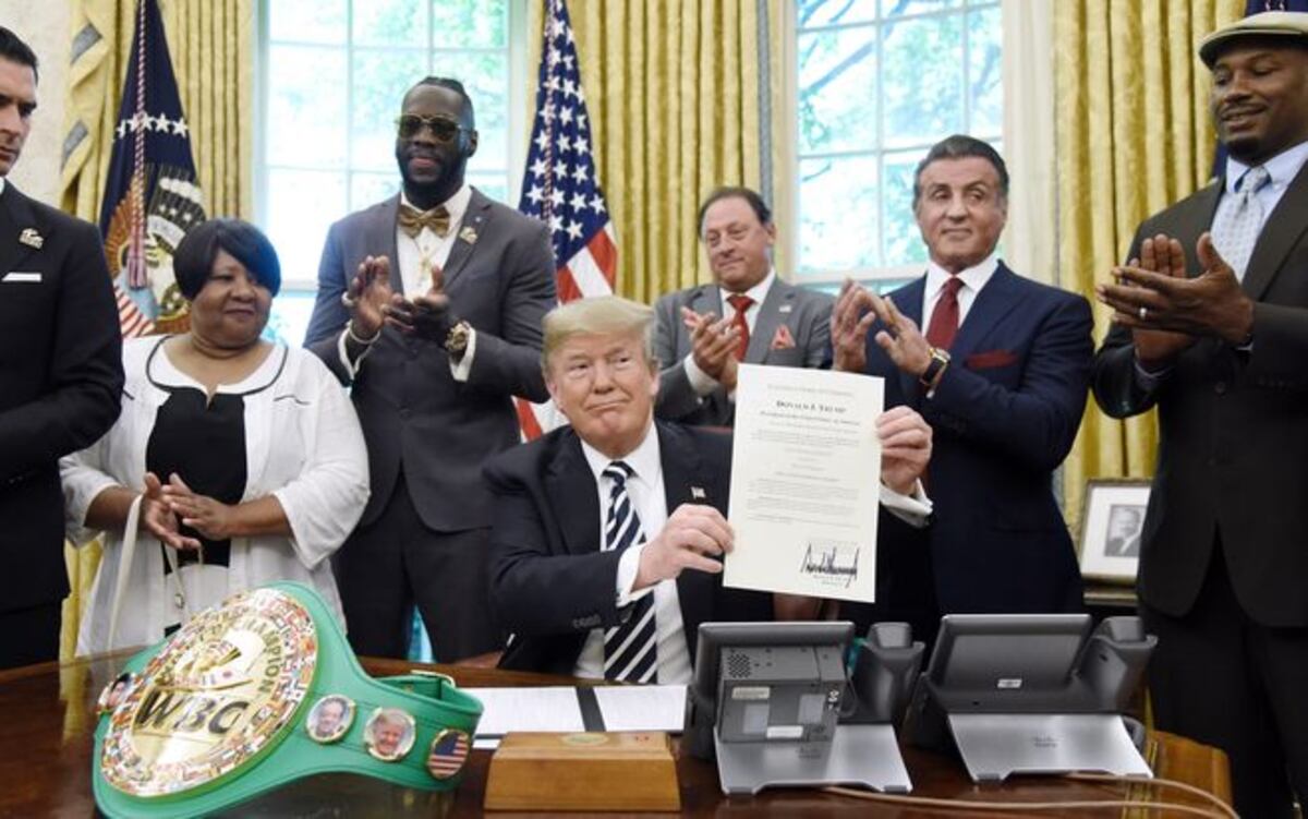 ¡AL FIN! Trump indulta a excampeón mundial de peso pesado