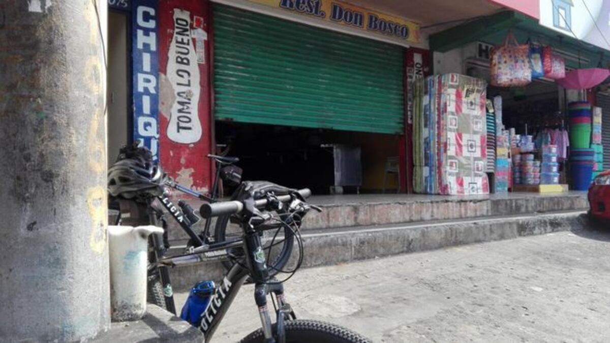 ¡MUERE COMIENDO! Abuelito muere atragantado con un pedazo de carne