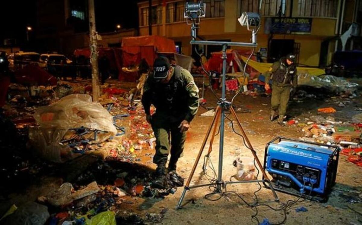 Suman 8 muertos por explosión durante carnaval en Bolivia