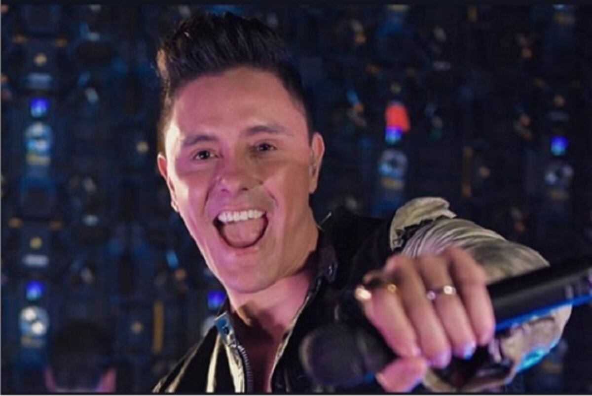 Joey Montana da su primer show del año junto a Nacho en pleno vuelo