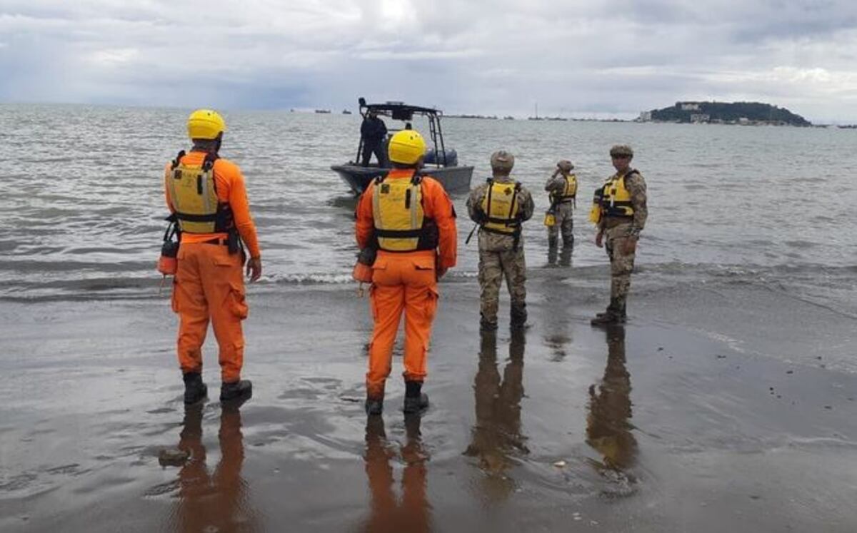 Localizan cuerpo de sujeto de chiva parrandera que cayó al tramo marino 