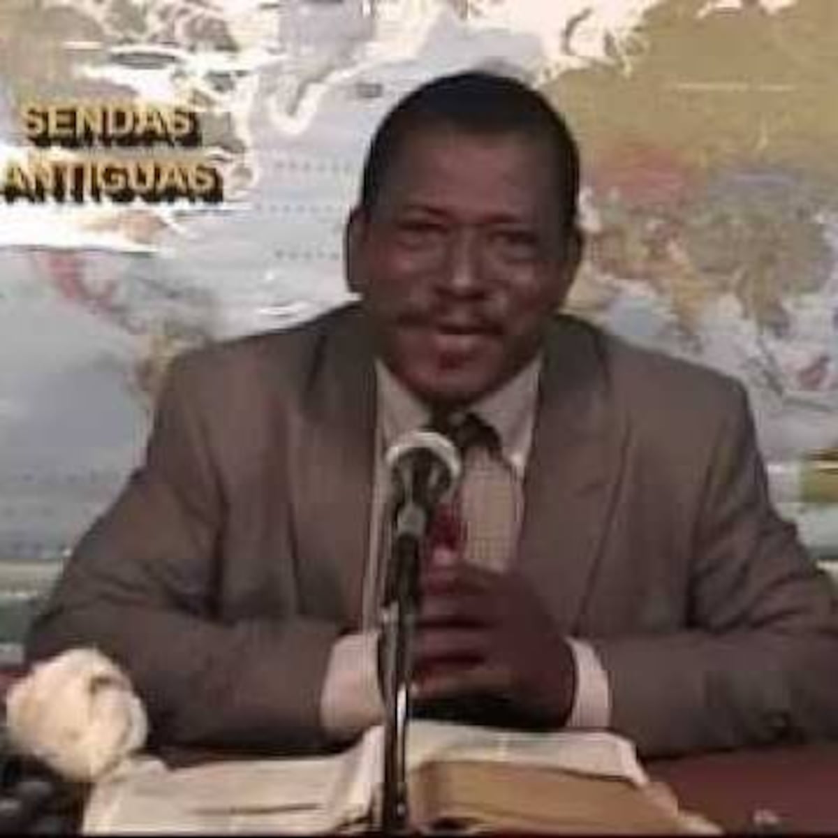 Hossana TV le da de baja a polémico vídeo del pastor Edwin Álvarez