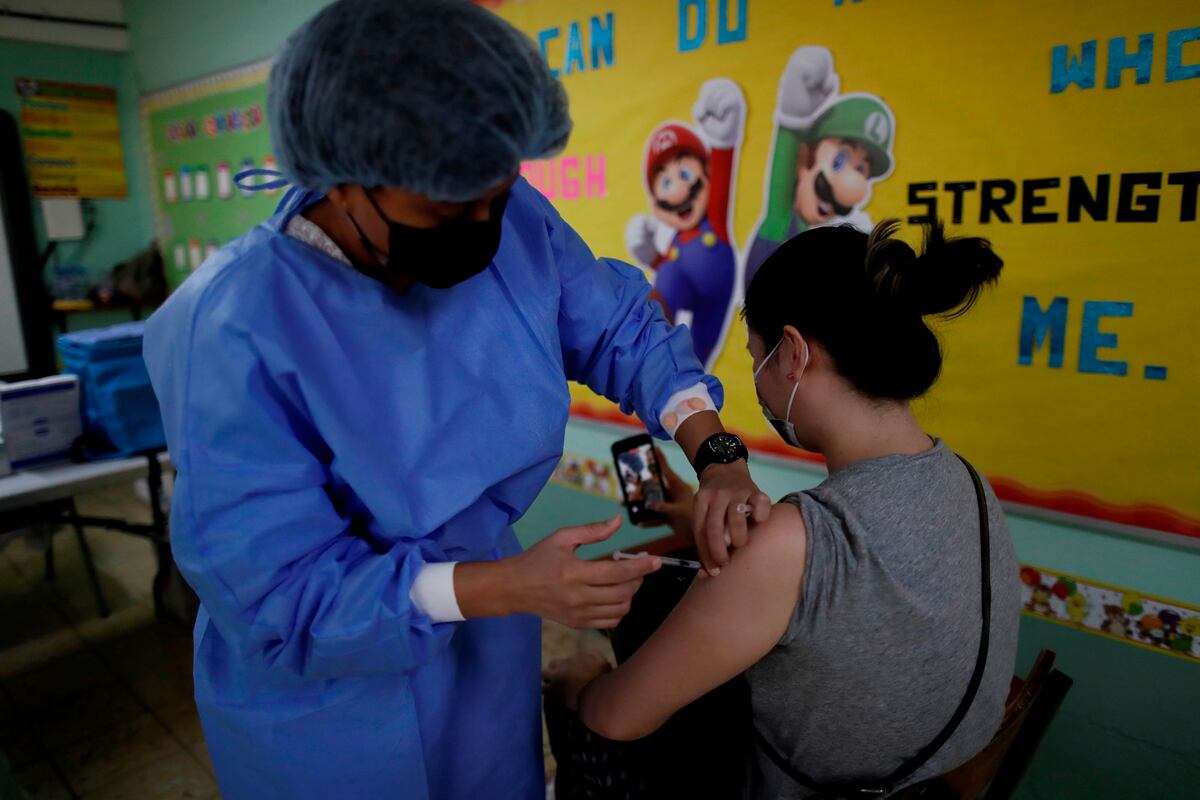 Minsa: 79.5 % de la población meta en Panamá tiene dos dosis de vacuna anticovid