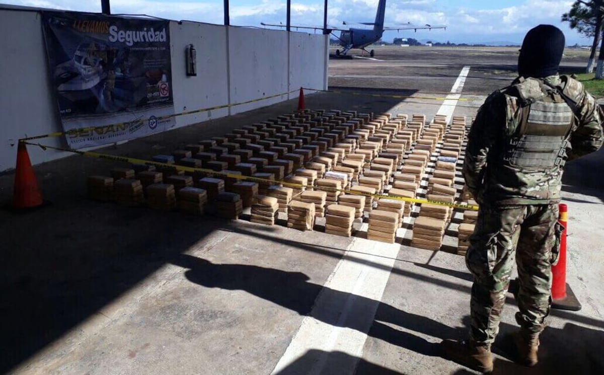 ¡CASI SE ESCAPAN! Condenan a colombianos que agarron con droga en Punta Burica