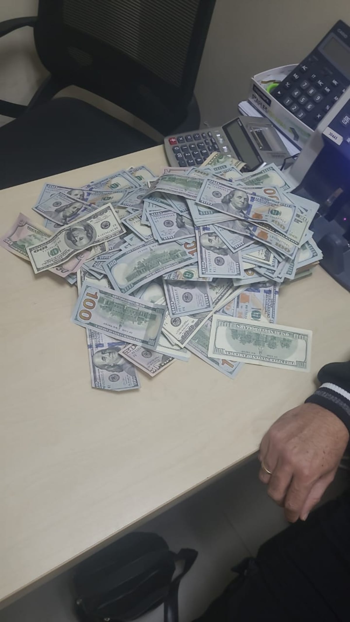 Cubano pillado: Aduanas le retiene 135 mil no declarados en Tocumen