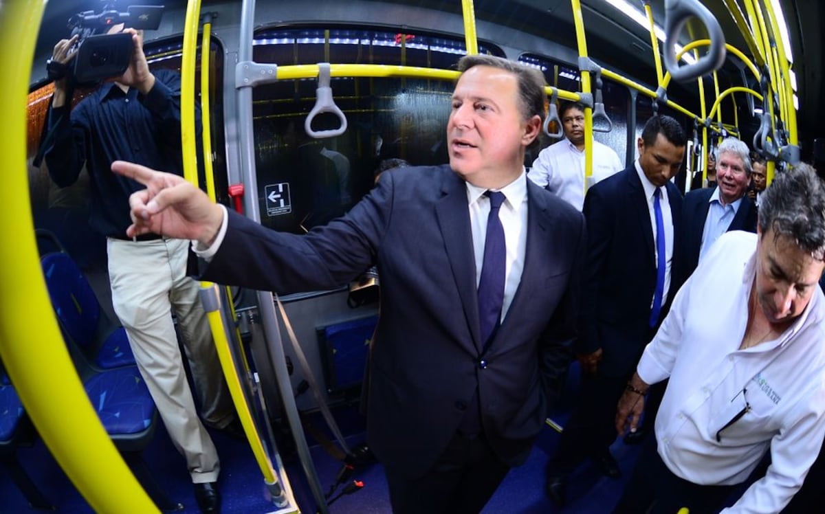 Varela anuncia que en 'días o semanas' reglamentará Uber