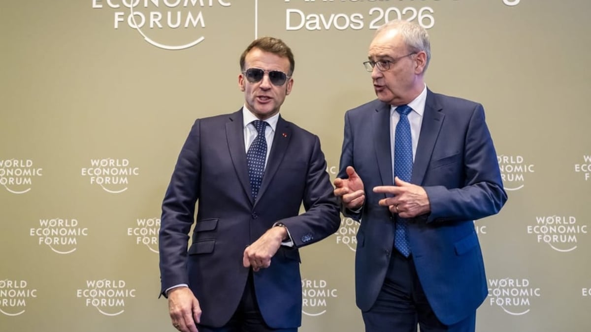 ¿Ojo del tigre? Gafas, Davos y un ojo rojo: la escena que siguió a Macron