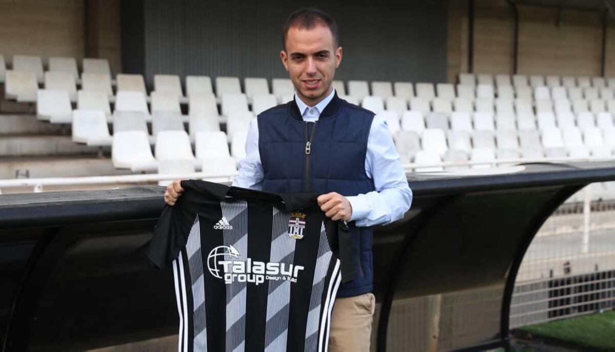 El Cartagena del panameño Carrasquilla, destituye a Borja Jiménez