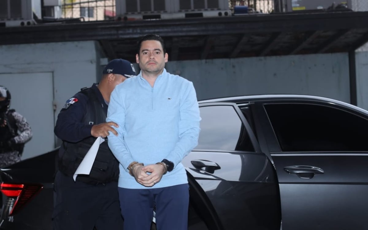 Gaby Carrizo llega a audiencia de acusación por presunto enriquecimiento injustificado