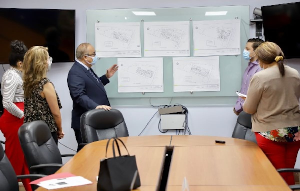 Lau Cortés y Juan Diego se reúnen por una instalación de salud en Rufina Alfaro