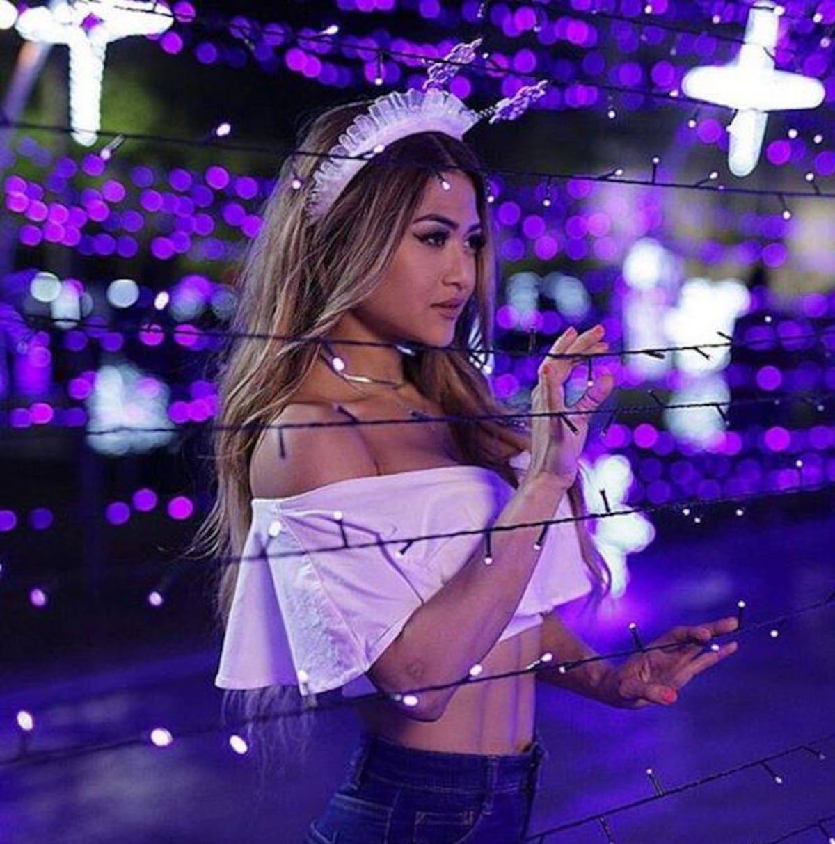 VIDEO. Mónica Lee ya olvidó a Jorge. Se besa con otro en Calle 7 Panamá