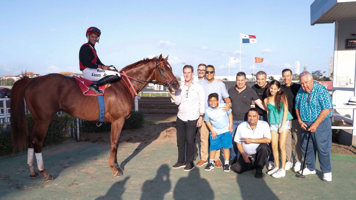 ¡Regreso triunfal! ‘Takao’ arrasa en el Hipódromo Presidente Remón con 7 cuerpos de ventaja