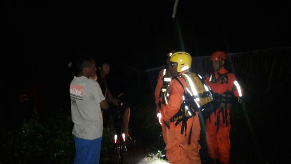 Maestro pudo ver los cuerpos de los educadores en la peligrosa vía de la Comarca