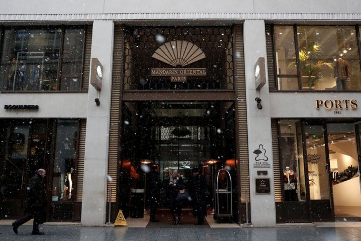 El cantante Chris Brown fue liberado sin que se levantaran cargos en su contra