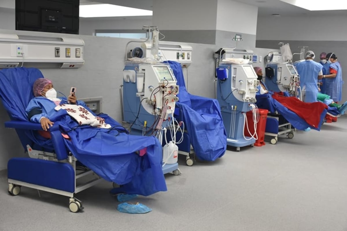 Pacientes crónicos denuncian recorte de $69 millones a presupuesto de medicamentos en la CSS