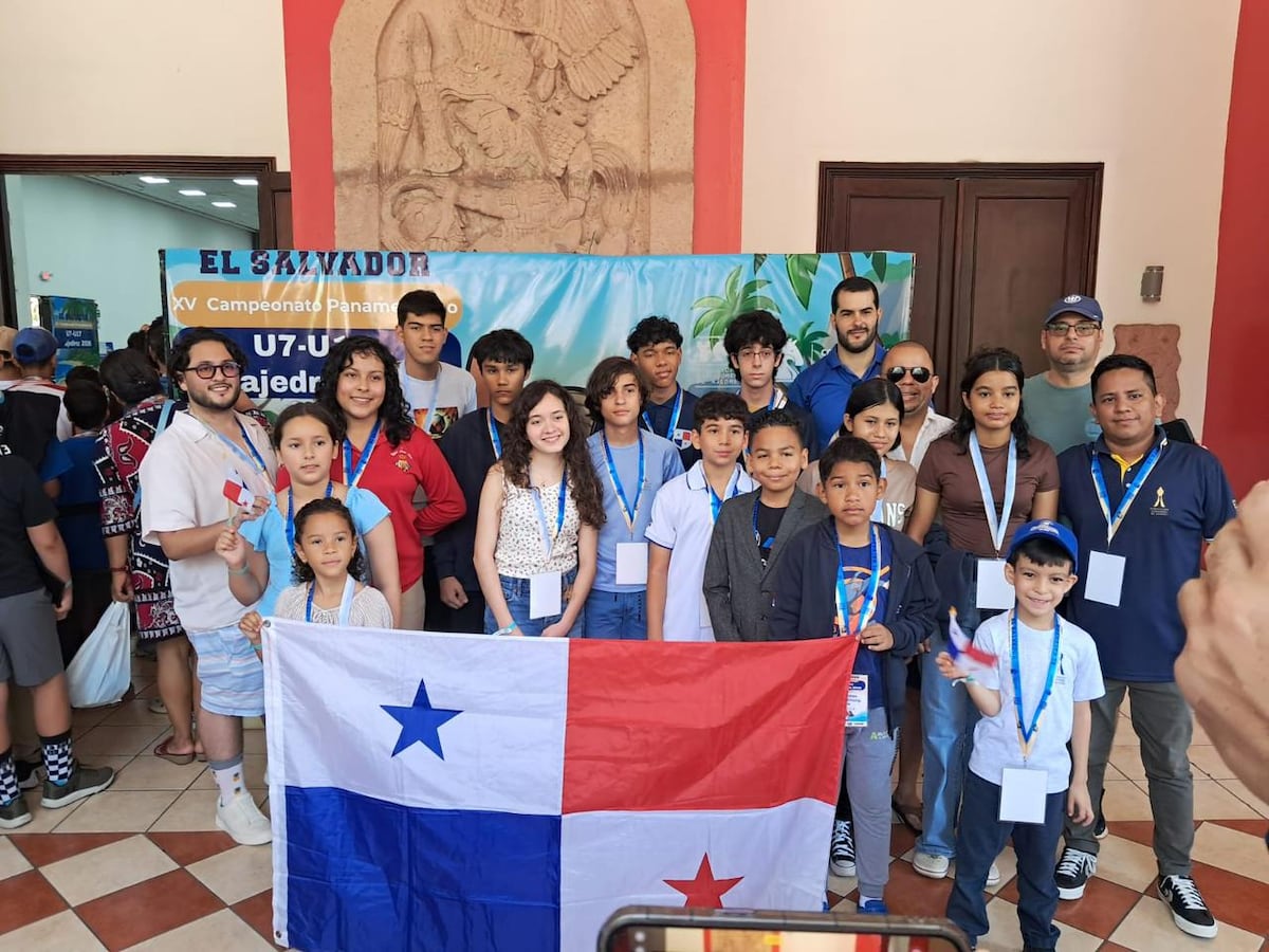 Panamá brilla en El Salvador con su delegación de ajedrez escolar