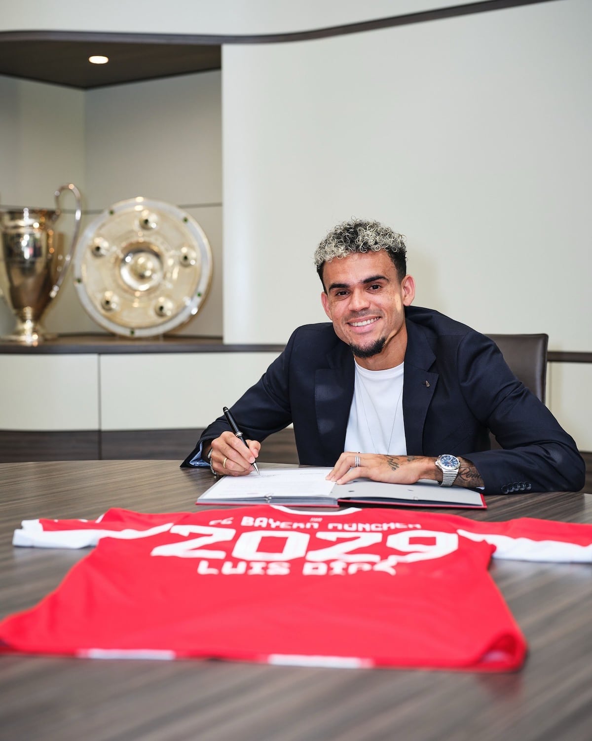 Luis Díaz deja al Liverpool y ya viste la camiseta del Bayern Múnich
