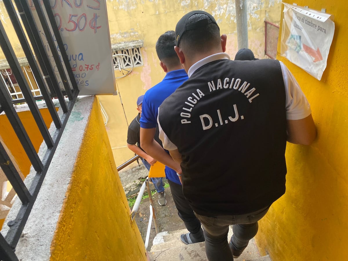 Un ex jefe y un empleado de la Lotería Nacional son aprehendidos por llevarse  más de $90 mil de la bóveda de la sucursal de Río Abajo