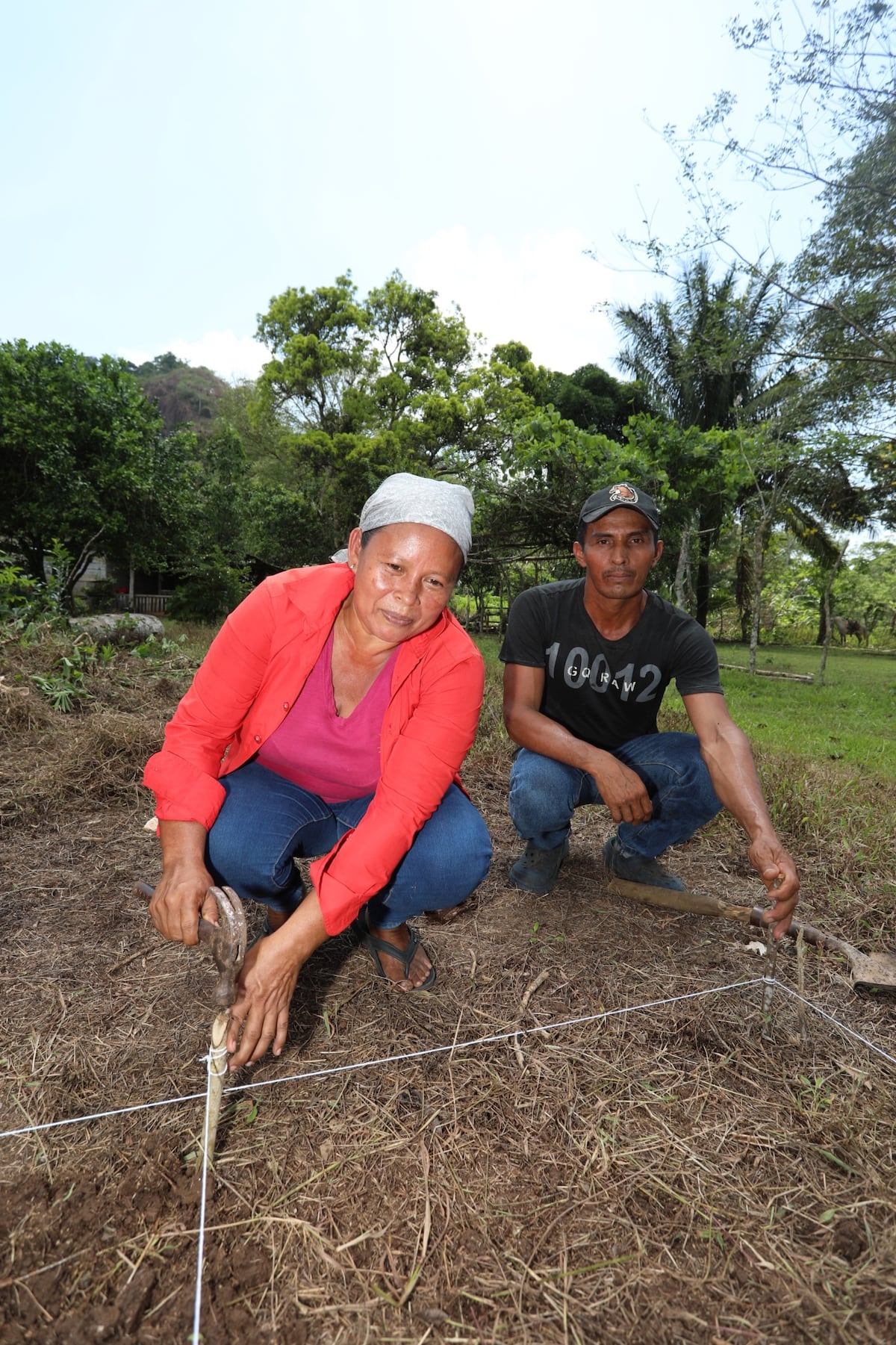 Con machete y botas: así trabaja Aida Rodríguez, una guerrera del campo en Panamá