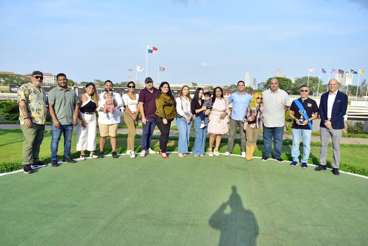 ‘La Grande’ galopó el  Premio “Carlos Salazar”