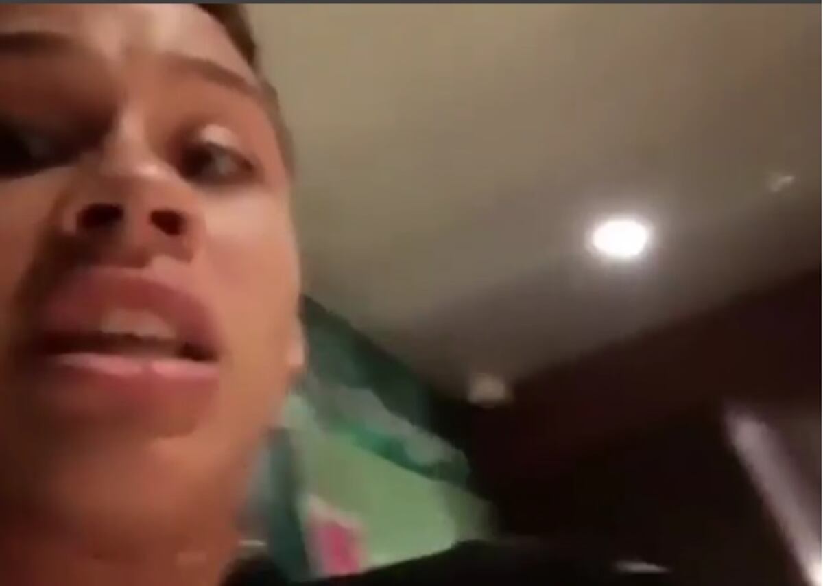 ¡QUÉ MAL! Universitario pide disculpas luego de escupir e insultar a Policía