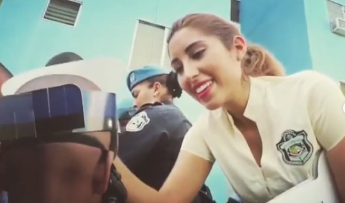 Revuelo.Ordenan retirar licencia con sueldo a una Miss,funcionaria de la Policía