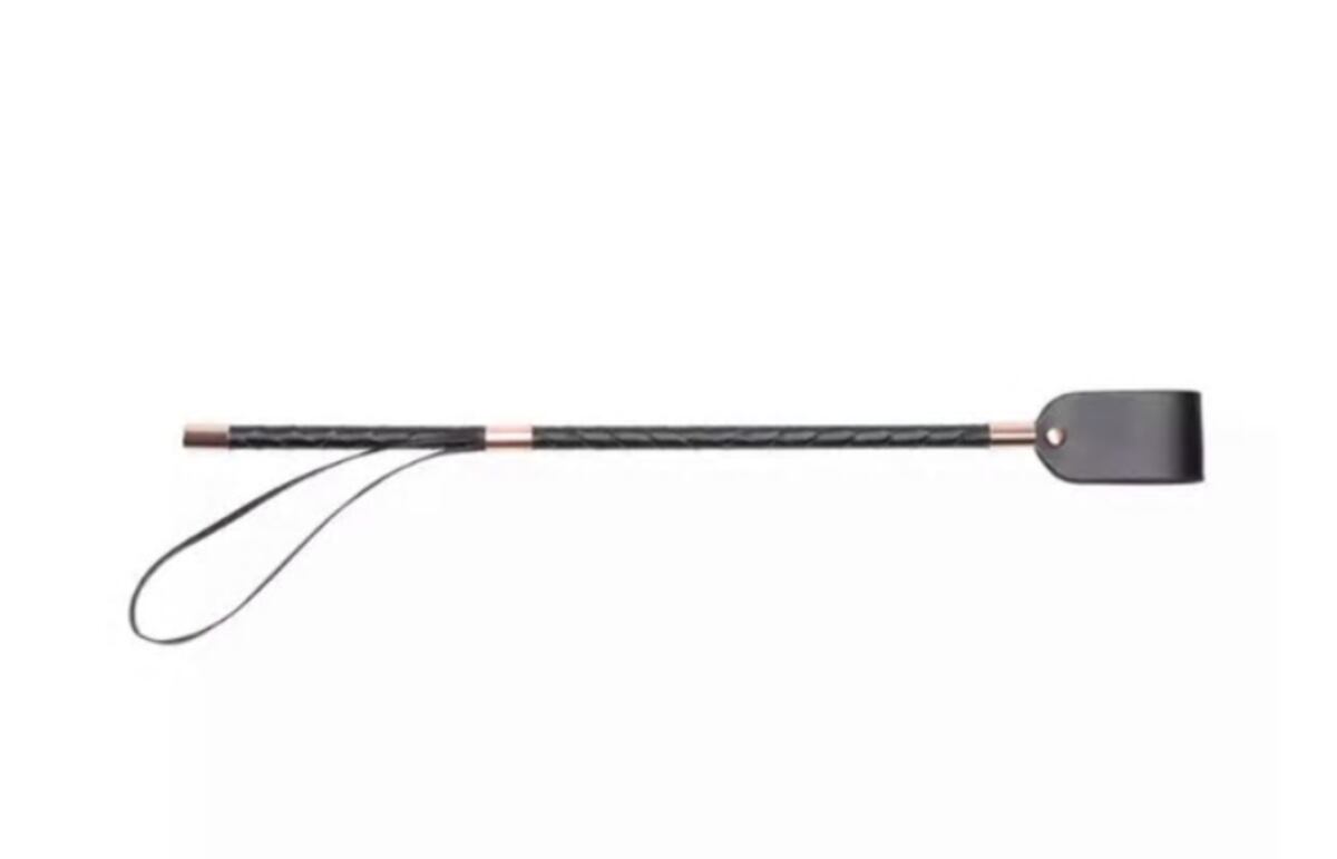 Rihanna lanzó línea de juguetes sadomasoquistas y se agotaron inmediatamente