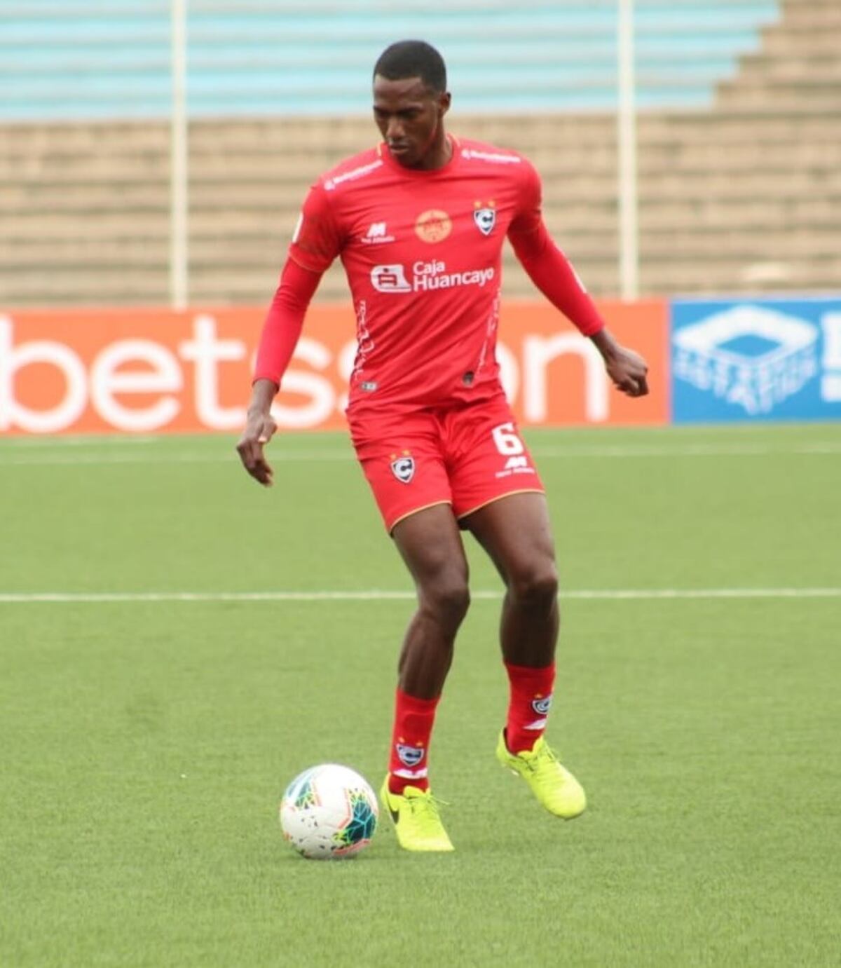 Panameño Ayarza fue sancionado en derrota del Cienciao en Perú