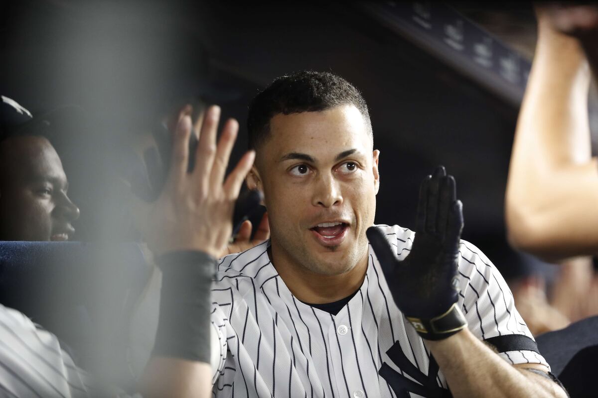Stanton no volverá al diamante hasta agosto