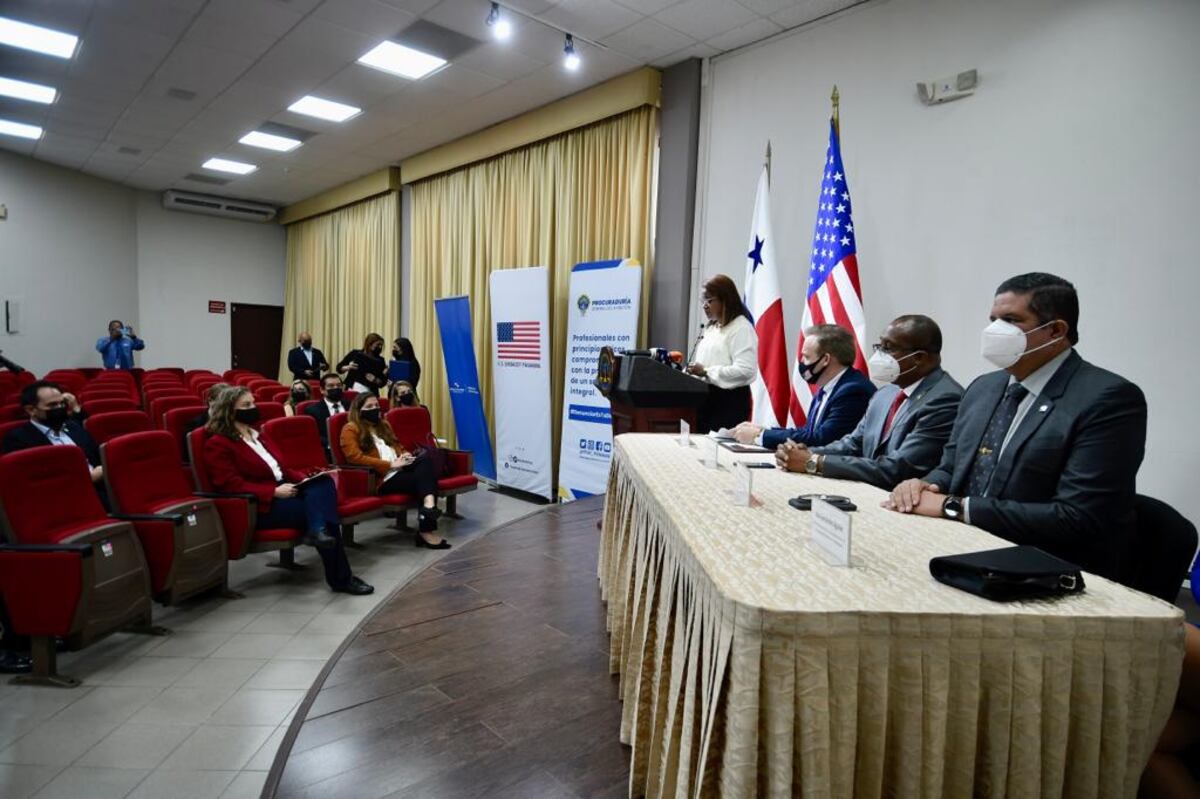 Caraballo: El sector público, privado y la sociedad deben luchar contra la corrupción