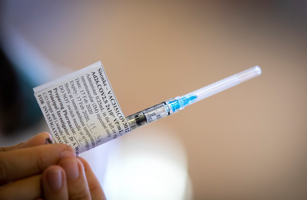 La Unión Europea aprueba J&J, la primera vacuna monodósis del covid-19