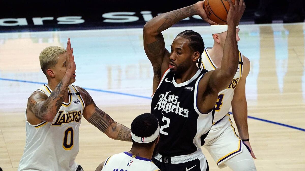 Los Clippers se aprovechan de unos golpeados Lakers y ganan batalla de Los Angeles en la NBA