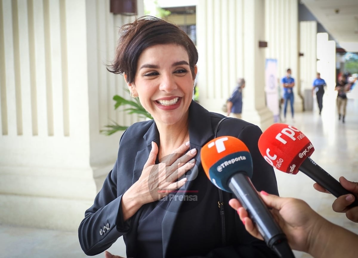 A Judy Meana no le gustó ‘la escalera’ que le trajo Santa y mandó insultos ‘yeyes’ a Flor Mizrachi