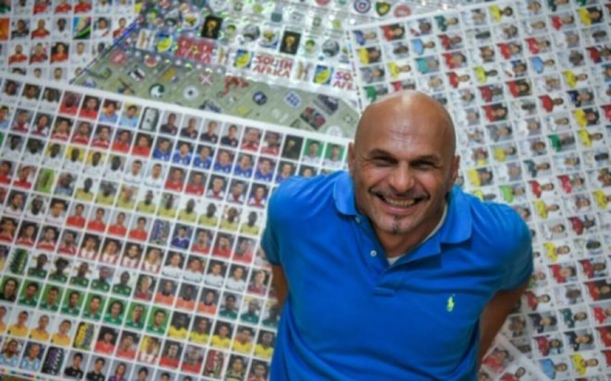 El mayor coleccionista del mundo de cromos de fútbol es italiano