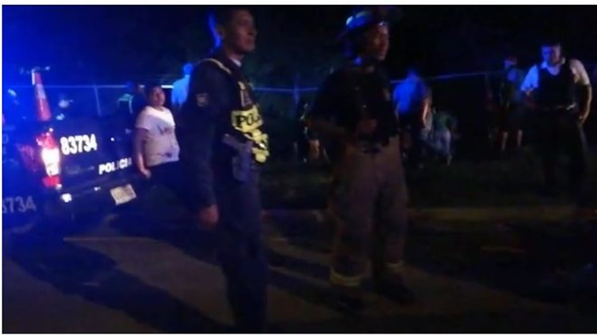 Bus de pasajeros cae a barranco. Múltiples heridos | Video