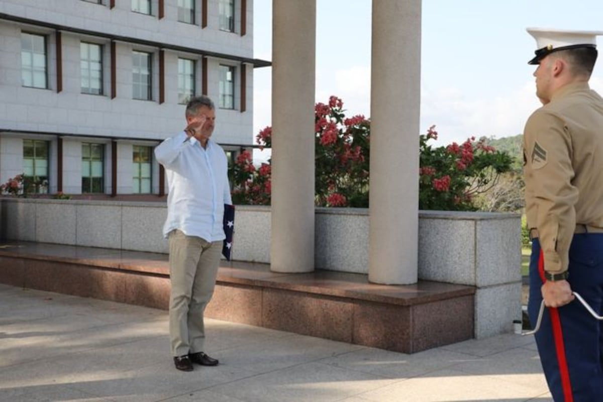 YA TIENE REEMPLAZO. Exembajador de EU en  Panamá fue fichado por un canal de TV