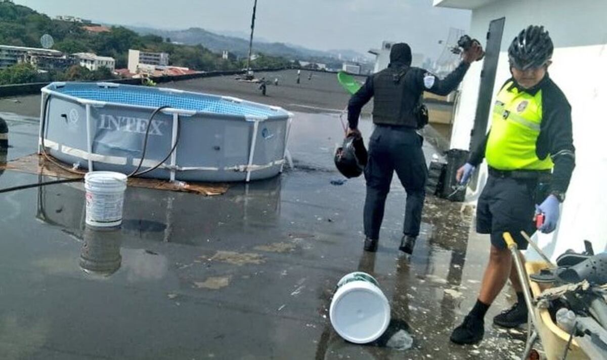 Piscina marginal y cervezas. Arman tremenda fiesta en la azotea de ‘multi’ de Patio Pinel. Video
