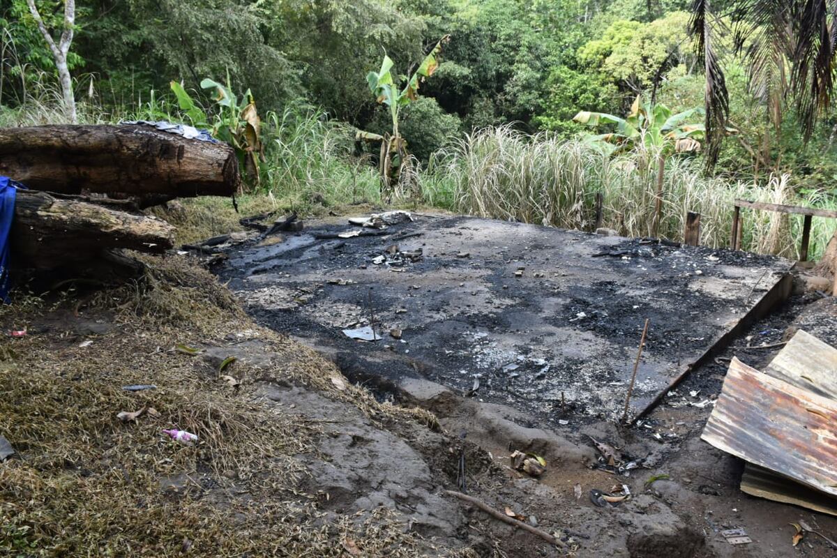Una familia en Kuna Nega recibió ayuda tras perder todos sus enseres en un incendio