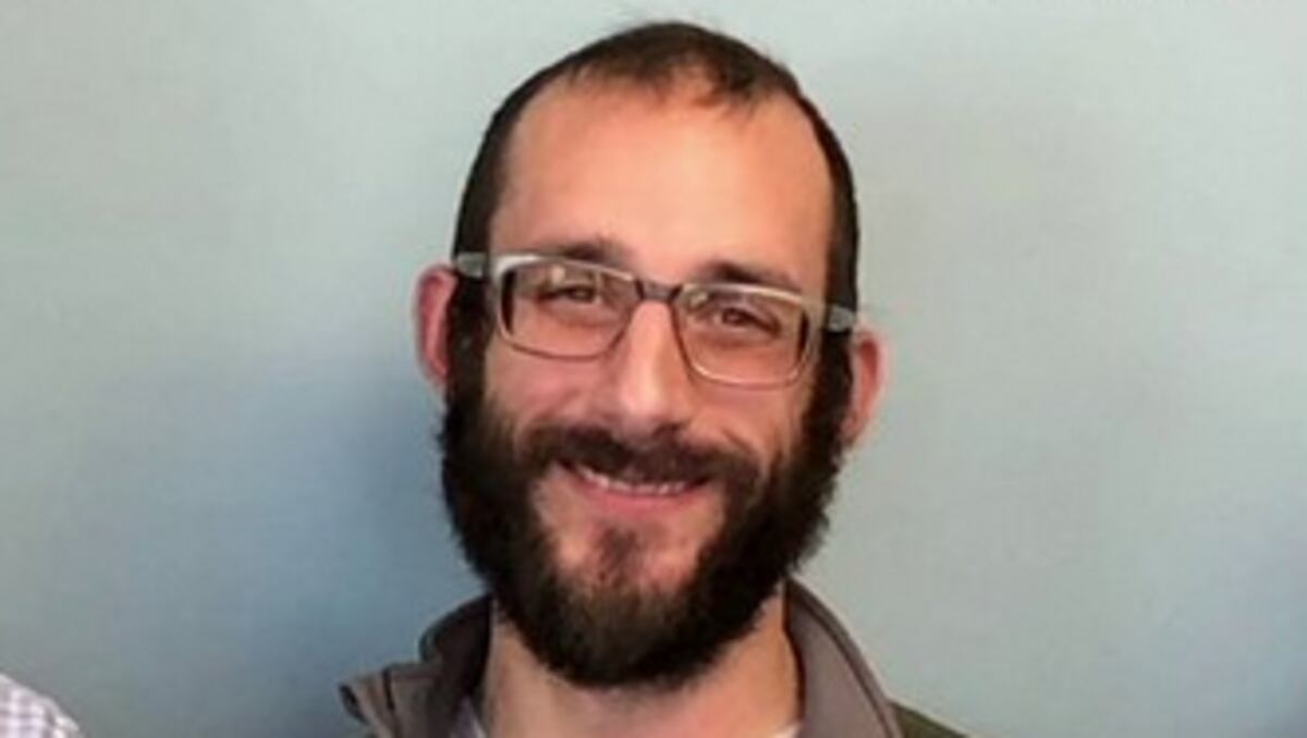 Muerte de enfermero en Mineápolis tras tiroteo con agente federal de migración genera controversia