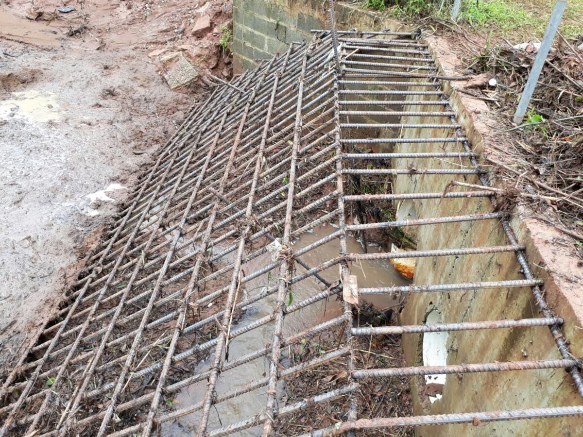 LLENOS DE LODO. Residentes de Valle Hermoso no pueden con las lluvias