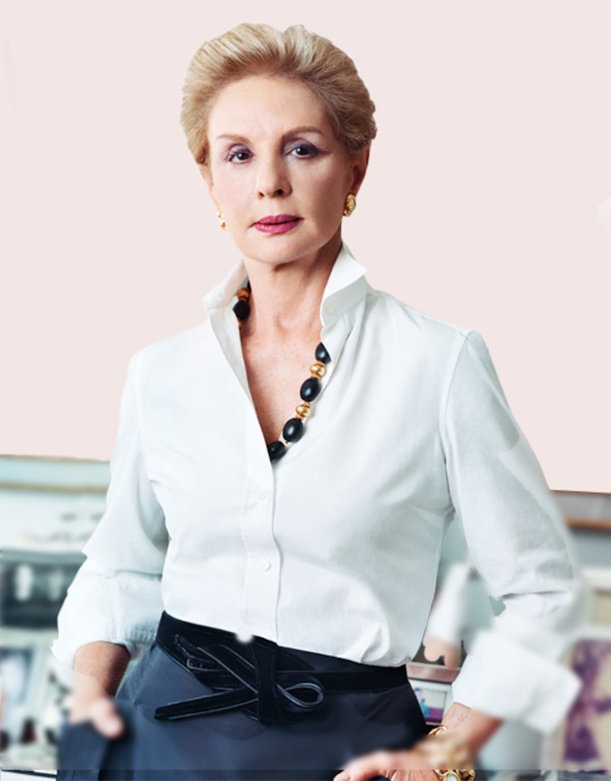 Carolina Herrera revela el por qué no deben usarse jeans, color negro y bikinis