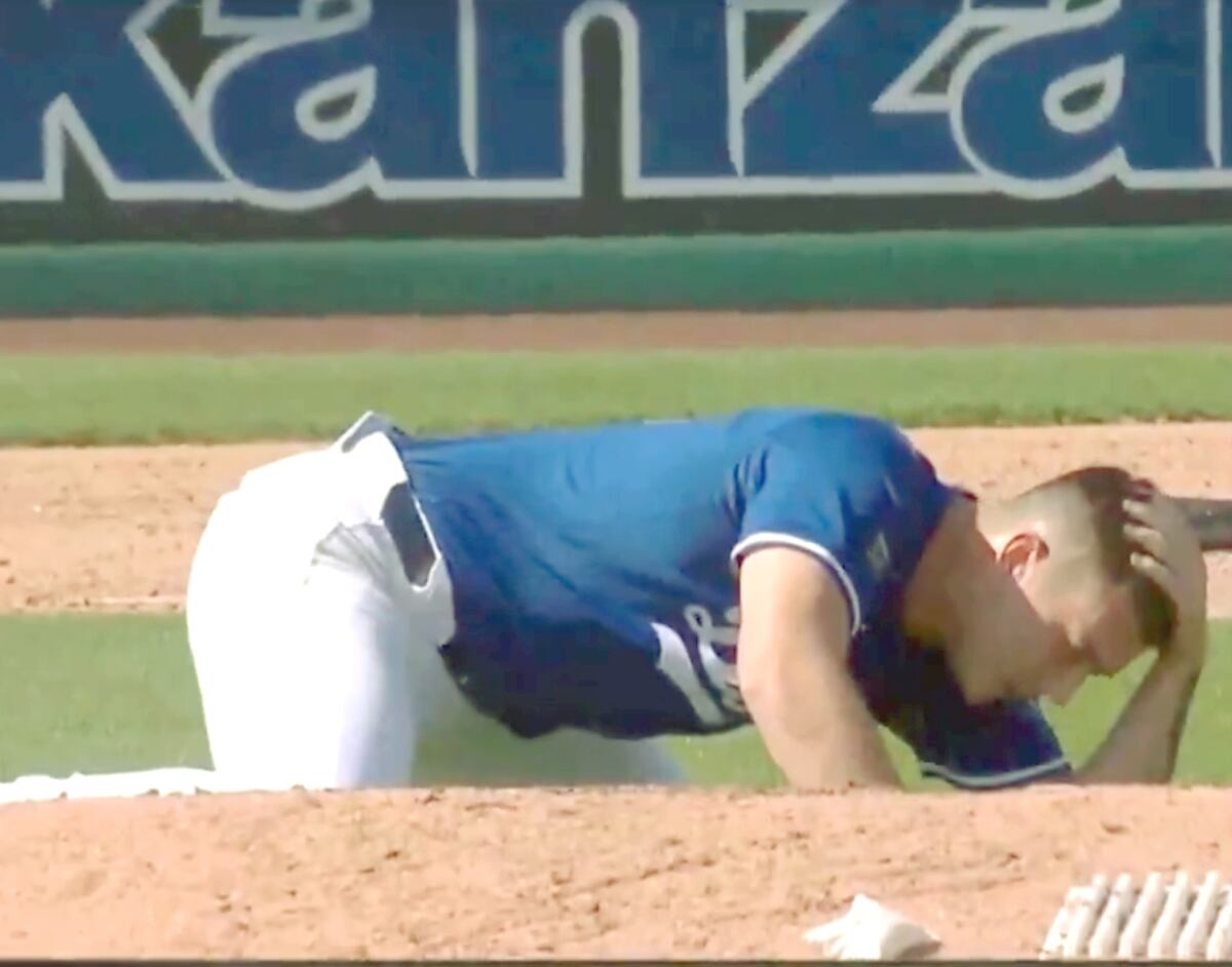 ¡Momento de terror! Bobby Miller de los Dodgers recibe línea de 106 mph en la cabeza