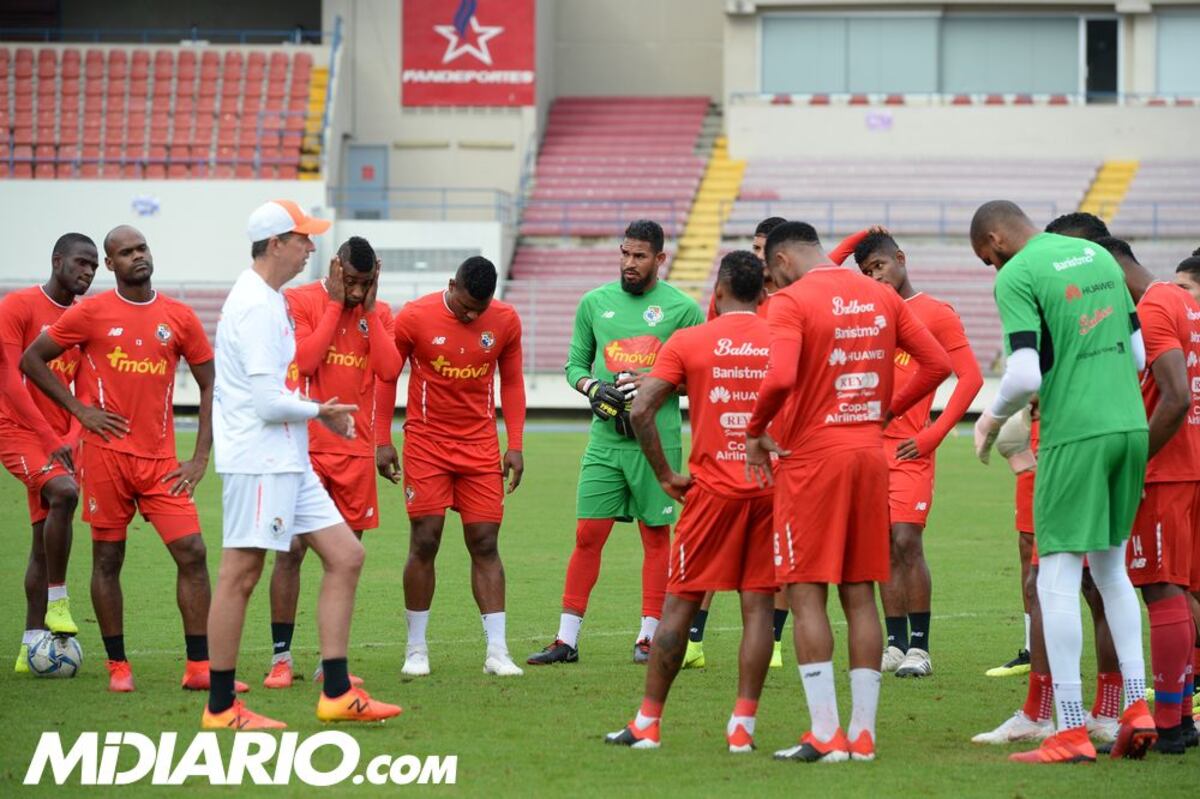 ¡Qué piscina! Cancha del Rommel se inunda a horas del Panamá-Ecuador