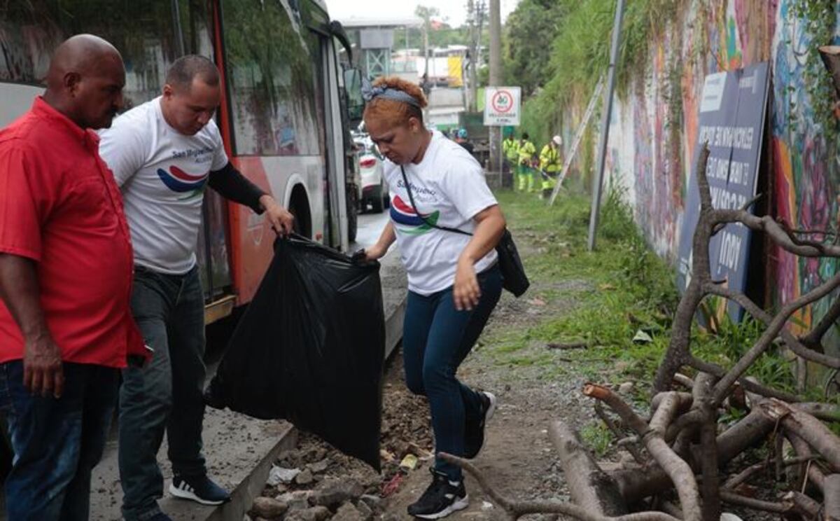 ¡CON EL CABELLO RUBIO! Milagros Lay inicia trabajo comunitario en San Miguelito 