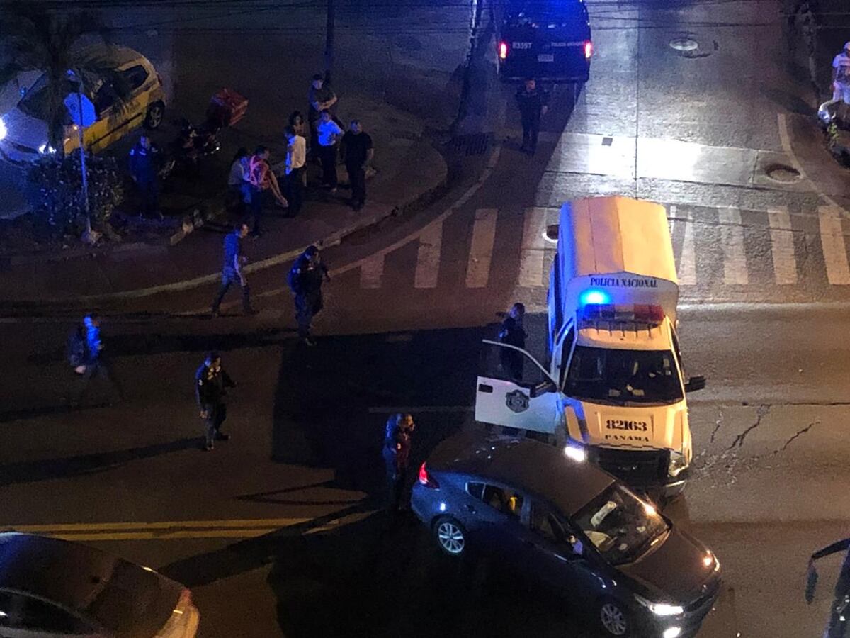 Homicidio. Sujetos se bajan de dos taxis y acribillan a otro en Monte Oscuro